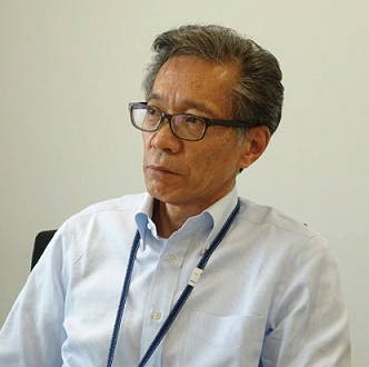 糸居 氏